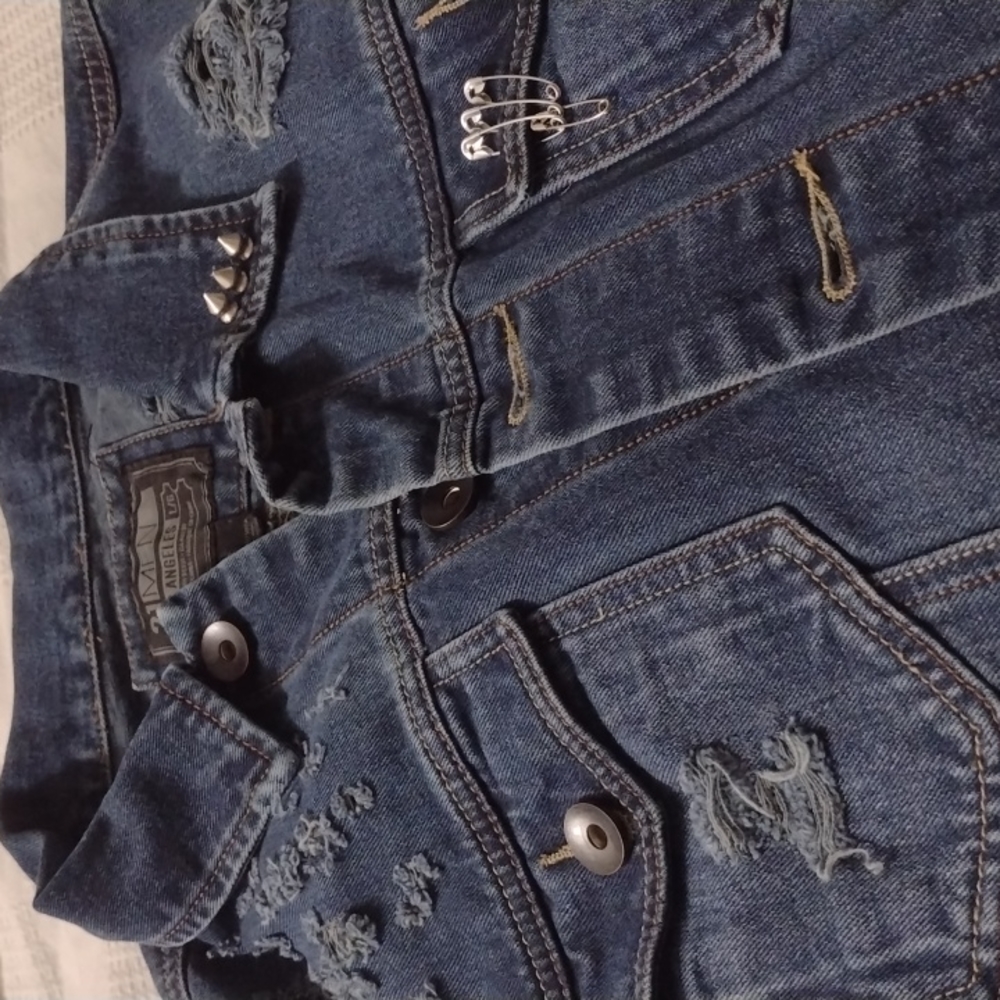Fashion distressed jean crop vest - Picture 2 of 7